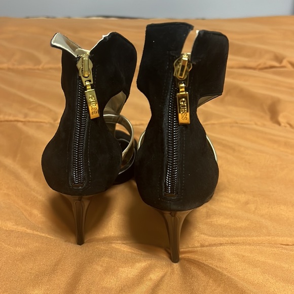 Guess Black Suede Metallic Gold GWPAINTER Shoes Size 8M - Picture 6 of 8